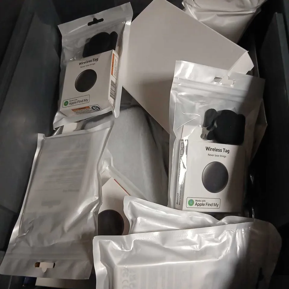 BOX OF ASSORTED PHONE ACCESSORIES INCLUDING WIRELESS TAG TRACKER (APPLE FIND MY COMPATIBLE) + CRYSTALARMOR & MINUTEONE SMARTPHONE PROTECTION BUNDLE