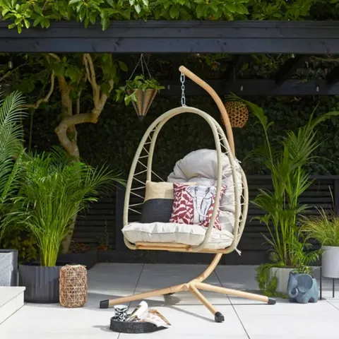BOXED SYDNEY ROPE FOLDING EGG CHAIR (1 BOX)