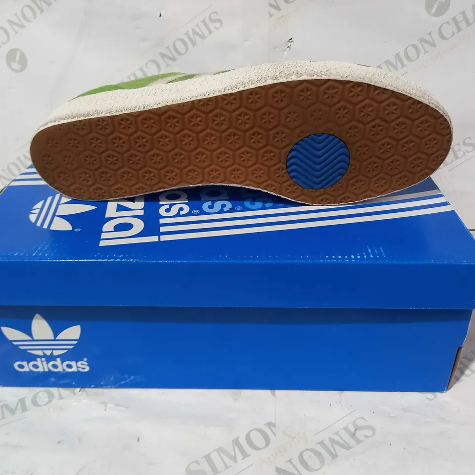 BOXED PAIR OF ADIDAS TRAINERS IN GREEN/WHITE UK SIZE 11