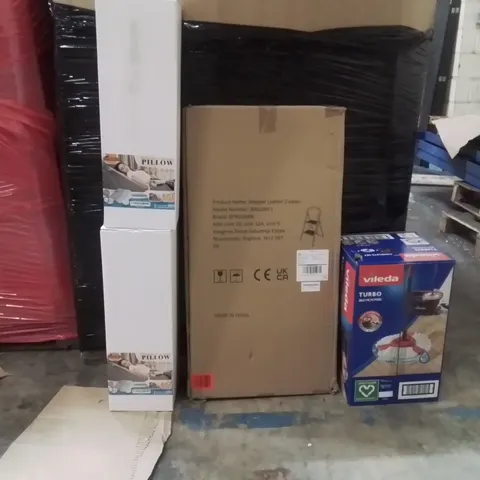 PALLET OF ASSORTED HOUSEHOLD GOODS AND PRODUCTS TO INCLUDE;STEP LADDER,VILEDA MOPPING SET,COOLING BED&LEG WEDGE