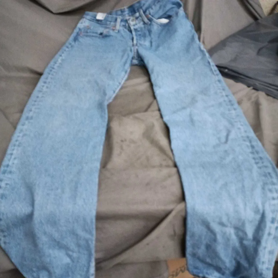 LEVIS DENIM JEANS W26 L32