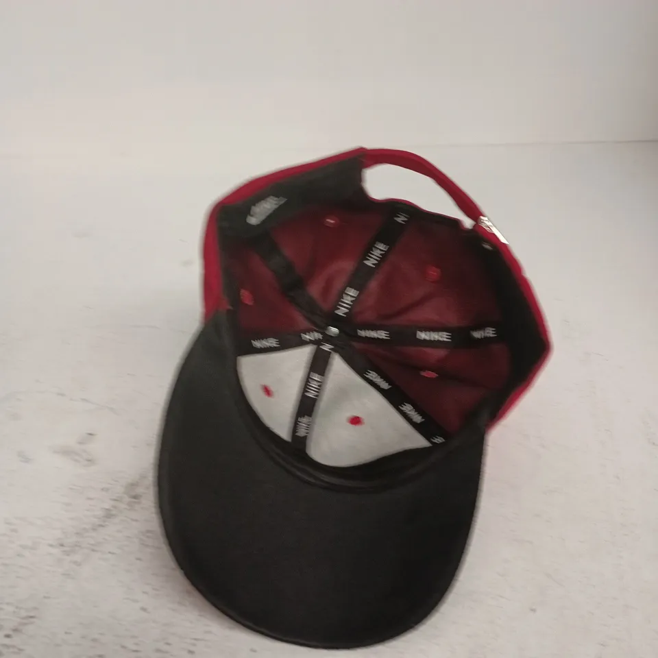 NIKE CAP – RED CROWN WITH BLACK BRIM