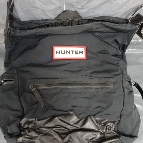 HUNTER BACKPACK IN BLACK