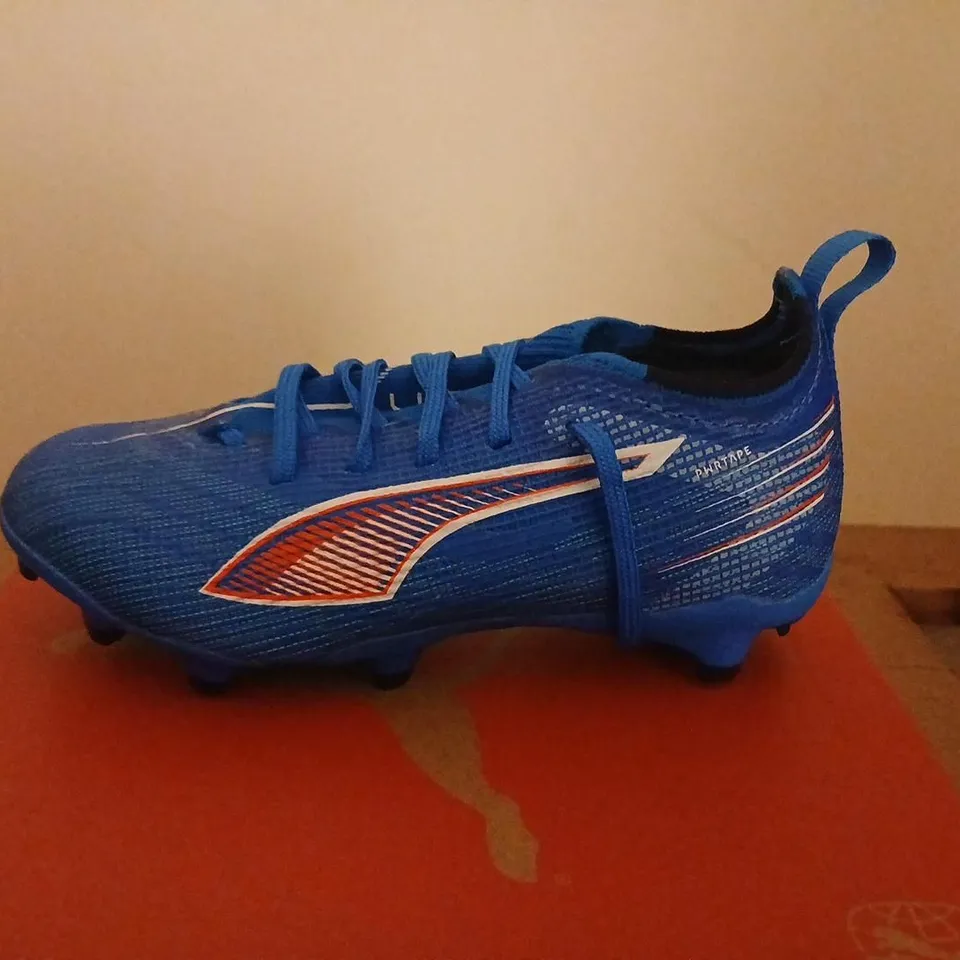 PUMA ULTRA 6 PRO FG/AG JR FOOTBALL BOOTS – BLUE/WHITE/RED, UK 10 (EU 28)