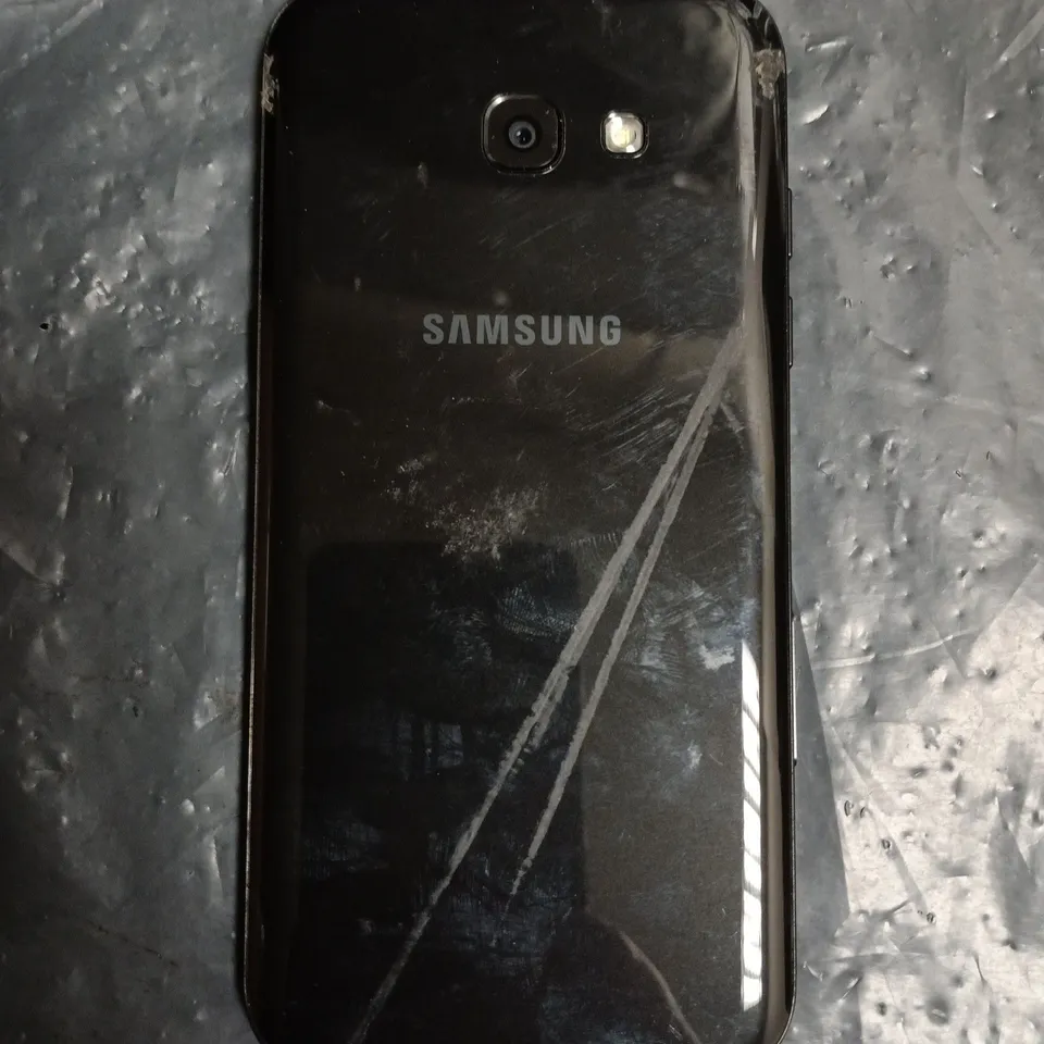 SAMSUNG GALAXY A5 (SM-A520F)