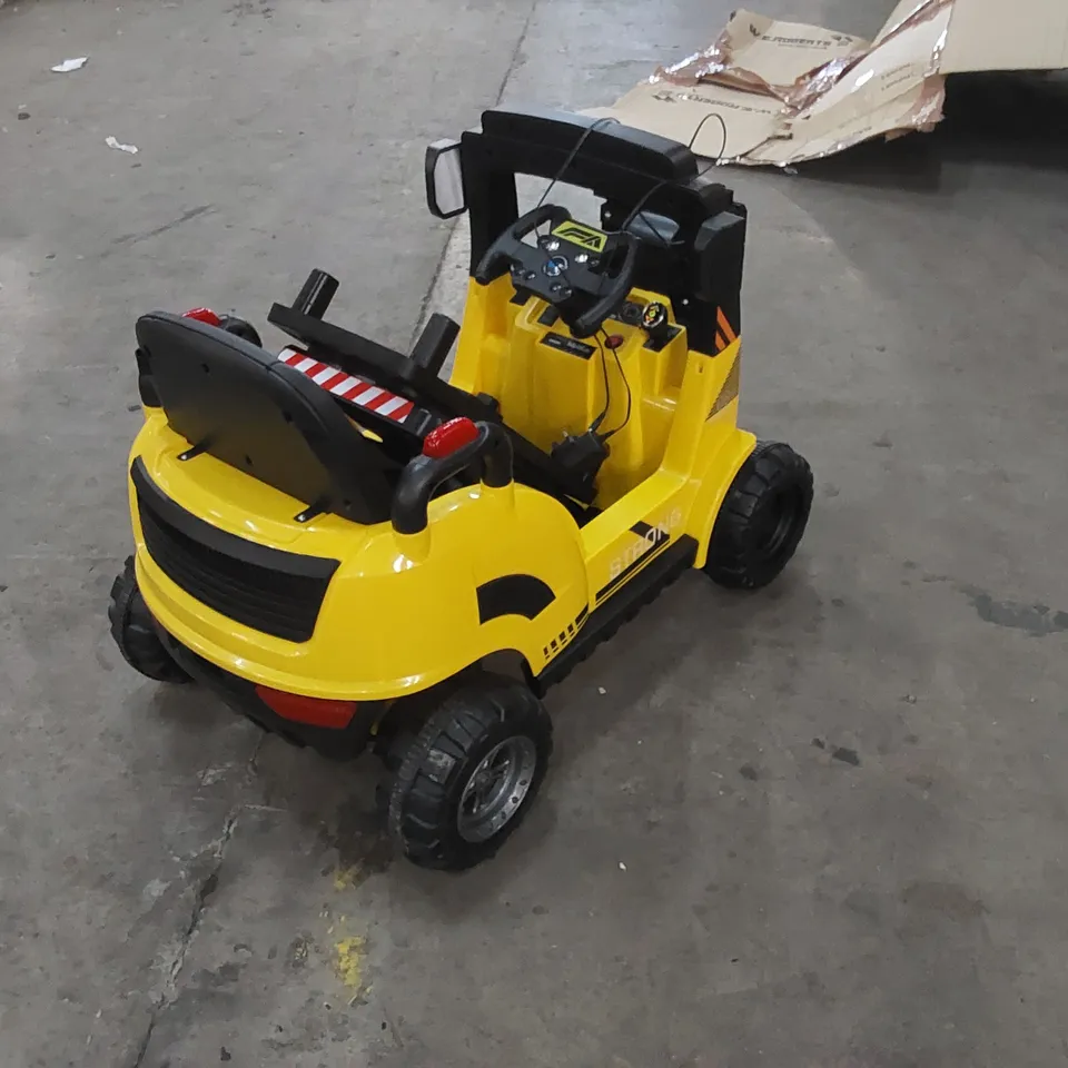 12V KIDS RIDE-ON FORKLIFT WITH DETACHABLE LIFT PALLET - YELLOW - MISSING 1 FORK