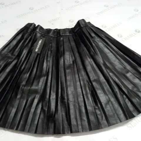 PRETTYLITTLETHING BLACK FAUX LEATHER PLEATED SKATER SKIRT - UK 12