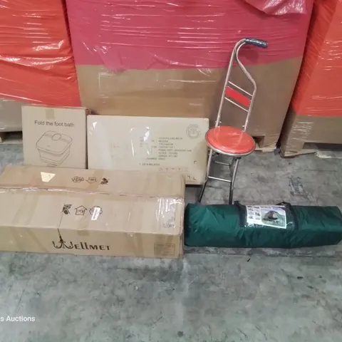 PALLET OF ASSORTED ITEMS INCLUDING: WELLMET CHANDELIER, BEDSIDE TABLE, FOOT BATH, TENTS, FOLDING STOOL