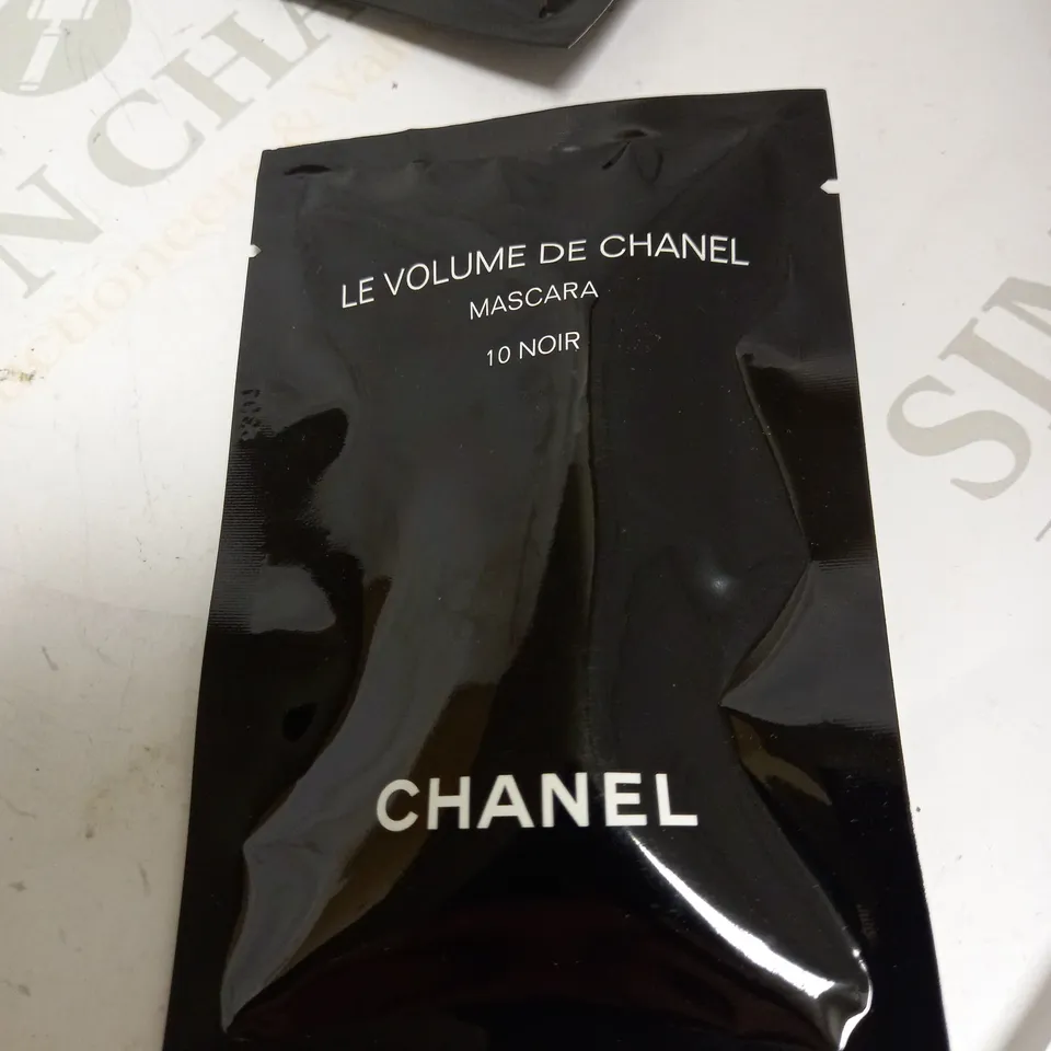 LOT OF THREE TO INCLUDE LE VOLUME DE CHANEL MASCARA 10 NOIR