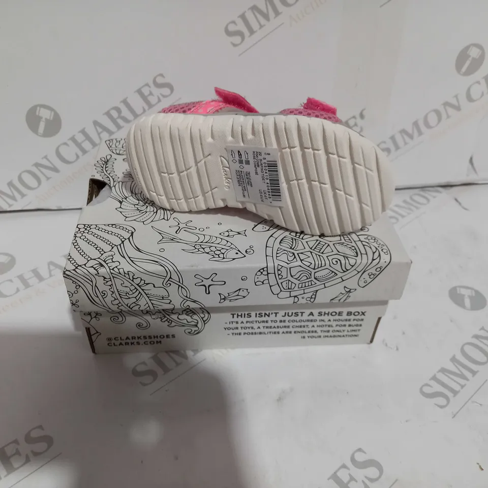 BOXED CLARKS VELCRO STRAPPED SANDALS FOR KIDS, IN PINK. - UK SIZE 4