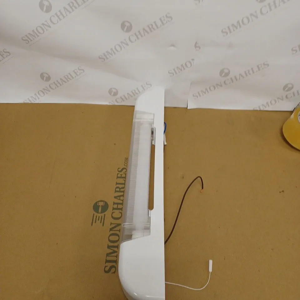 KNIGHTSBRIDGE 230V IP20 6W LED SHAVER LIGHT