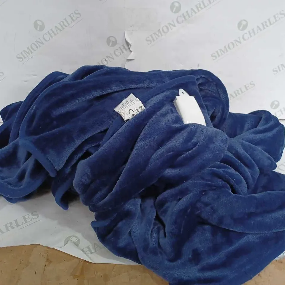 COZEE HOME HEATED PLUSH WEARABLE BLANKET IN NAVY