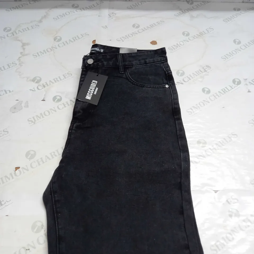 MISSGUIDED STRAIGHT JEANS - UK 14L