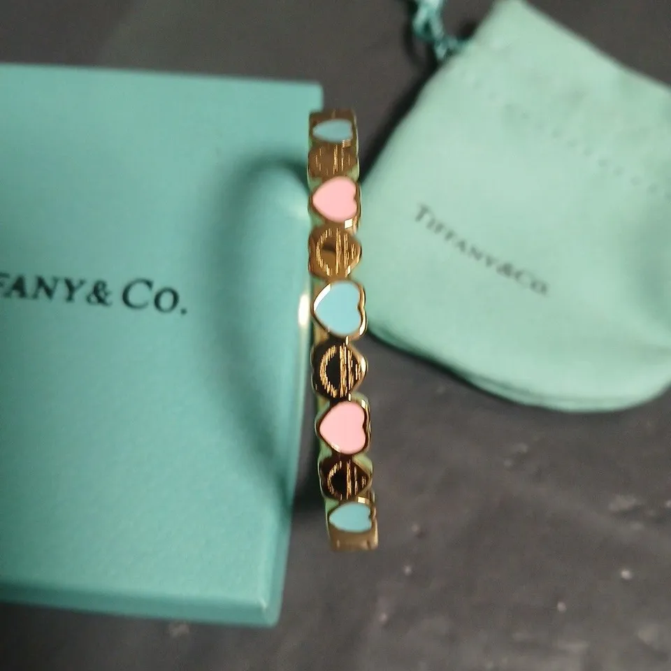 BOXED TIFFANY & CO REPEATING HEARTS BRACELET