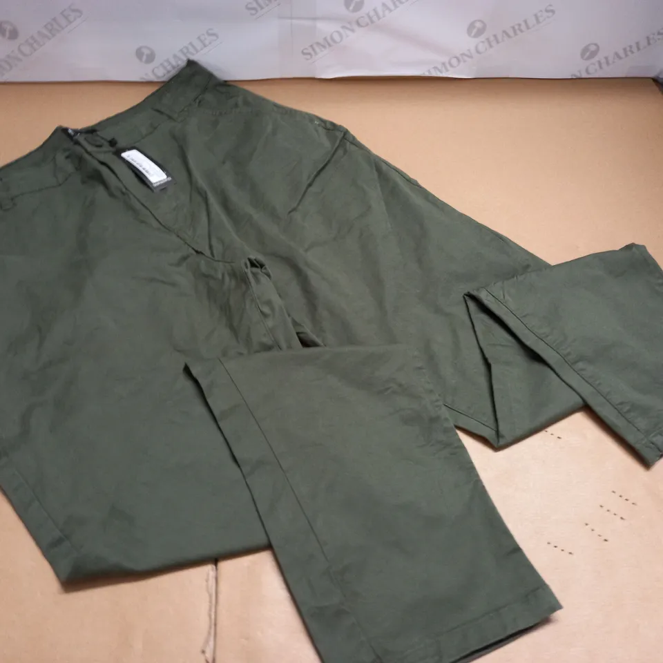 BOOHOO MAN FIXED WAIST SLIM WAIST CHINOS IN KHAKI - 34