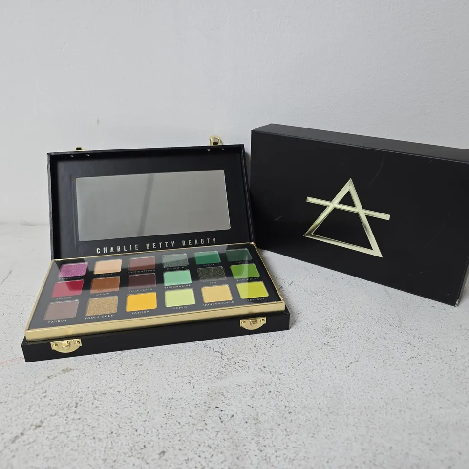 BOXED CHARLIE BETTY BEAUTY THE EARTH PALETTE