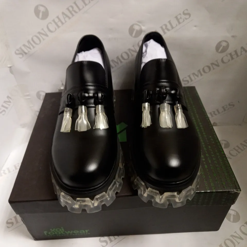 KOI VEGAN BLACK THREE ACTIONS THREE ILLUSIONS ICY LOAFER - SIZE 7