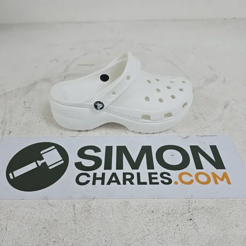 UNBOXED PAIR OF CROCS CLASSIC PLATFORM CLOG W IN WHITE - UK 5