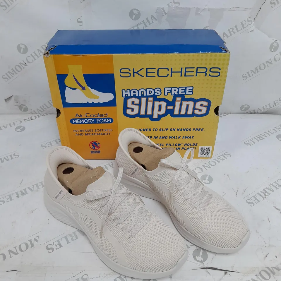 BOXED SKETCHERS PATH TRAINER CREAM SIZE 8 