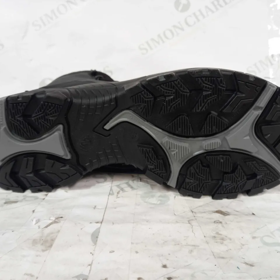 BOXED PAIR OF HAIX METAL FREE SAFETY BOOTS IN BLACK UK SIZE 7
