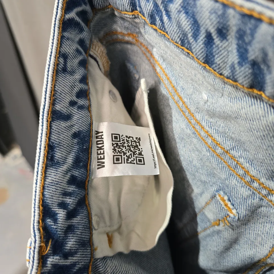 WEEKDAY DENIM JEANS – LIGHT WASH