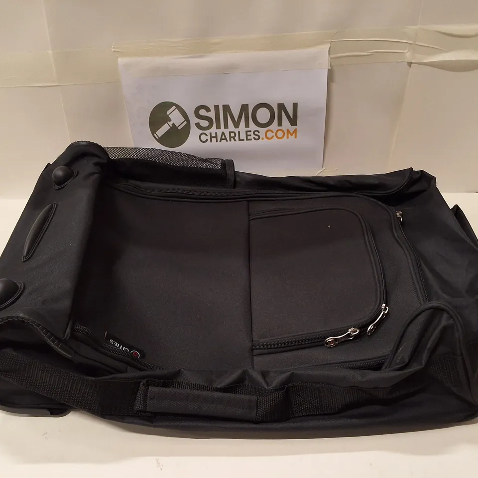 5 CITIES LUGGAGE ON WHEELS – BLACK SOFT-SIDED CARRY-ON BAG