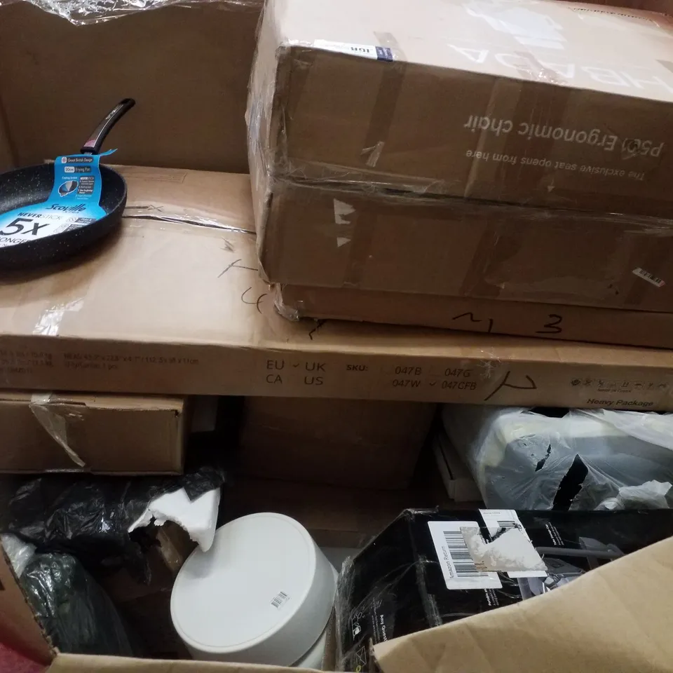 PALLET CONTAINING ASSORTED PRODUCTS INCLUDING OFFICE CHAIR, TV MOUNT, LAPTOP DESK, VIBRATION EXERCISE MACHINE & WALL MOUNTED MEDICINE CABINET 