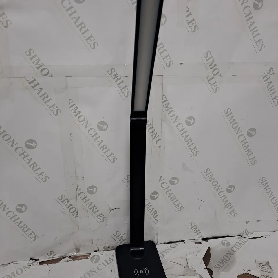 BOXED LED DESK LIGHT 