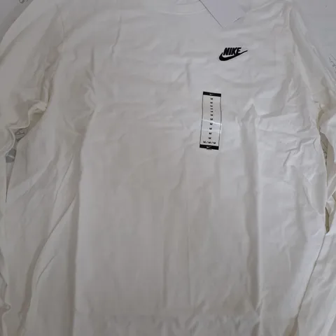 NIKE LONG SLEEVE T-SHIRT - MEDIUM