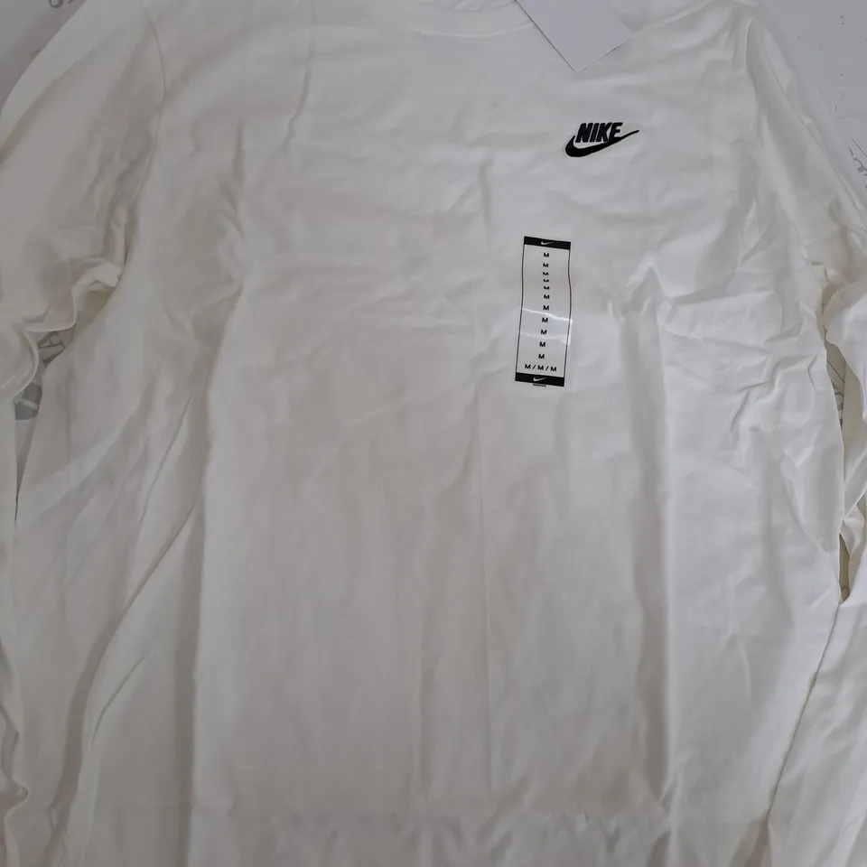 NIKE LONG SLEEVE T-SHIRT - MEDIUM