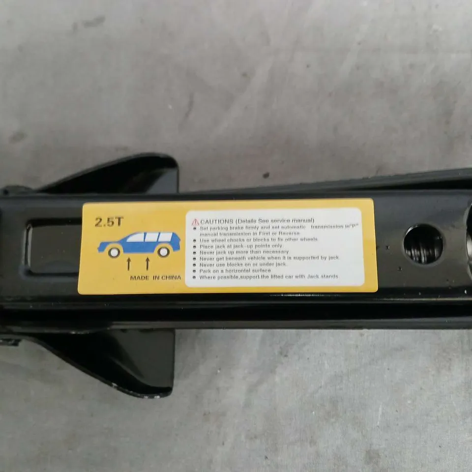 2.5T CAR JACK IN BLACK