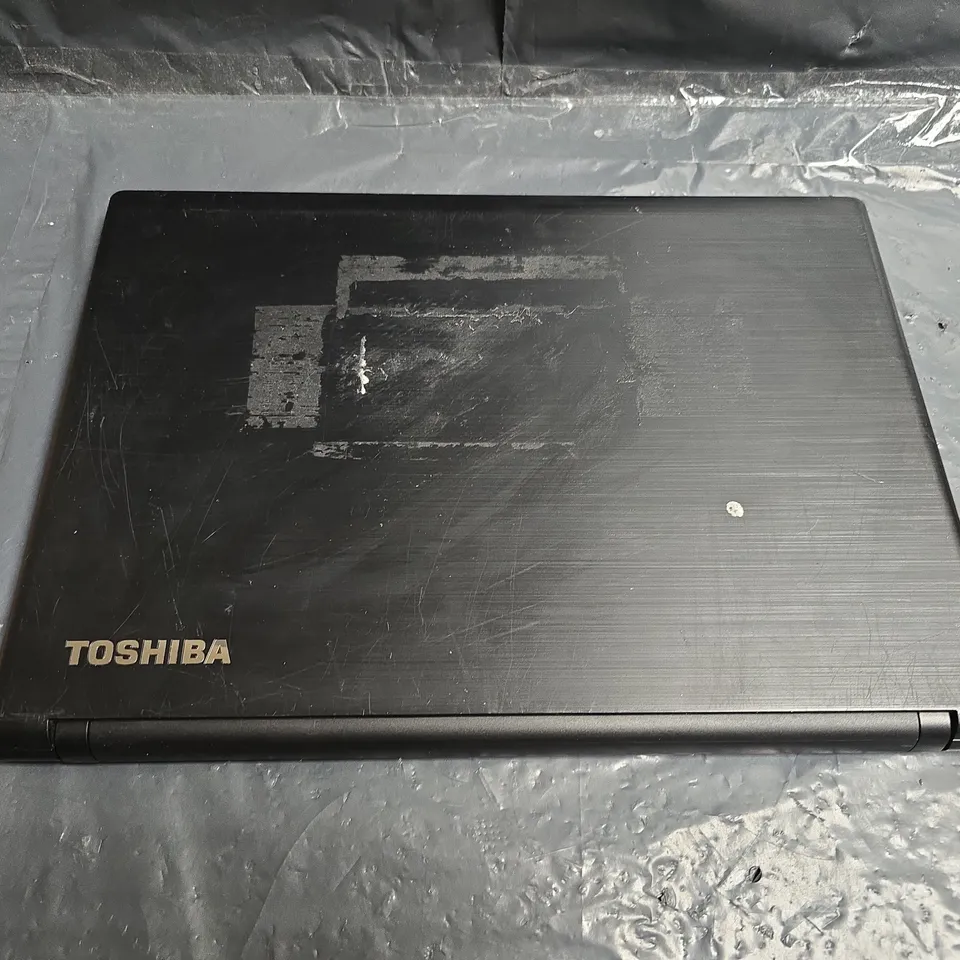 TOSHIBA SATELLITE PRO LAPTOP – BLACK CHASSIS - R40-C