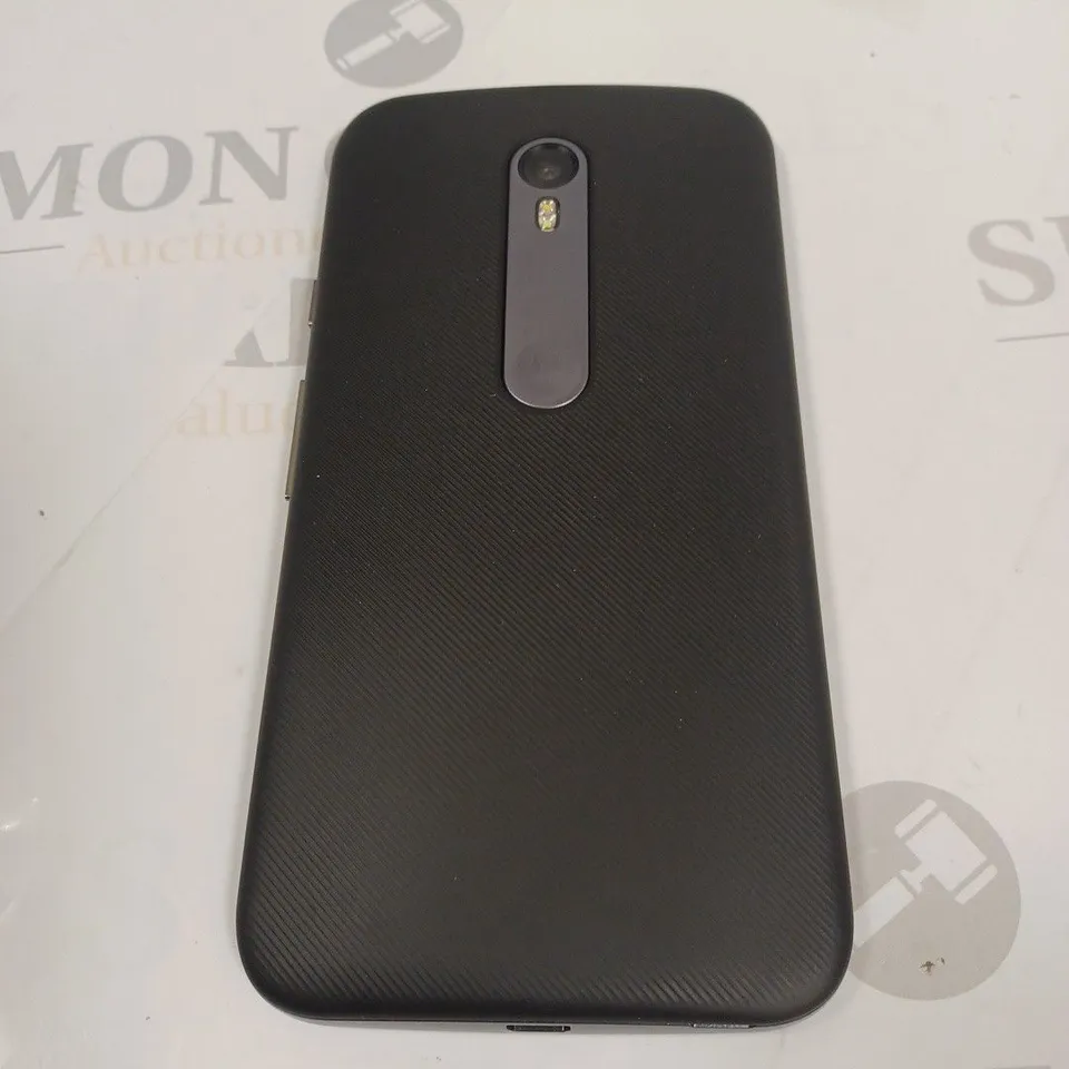 BOXED MOTO G 8GB XT1541 MOBILE PHONE 