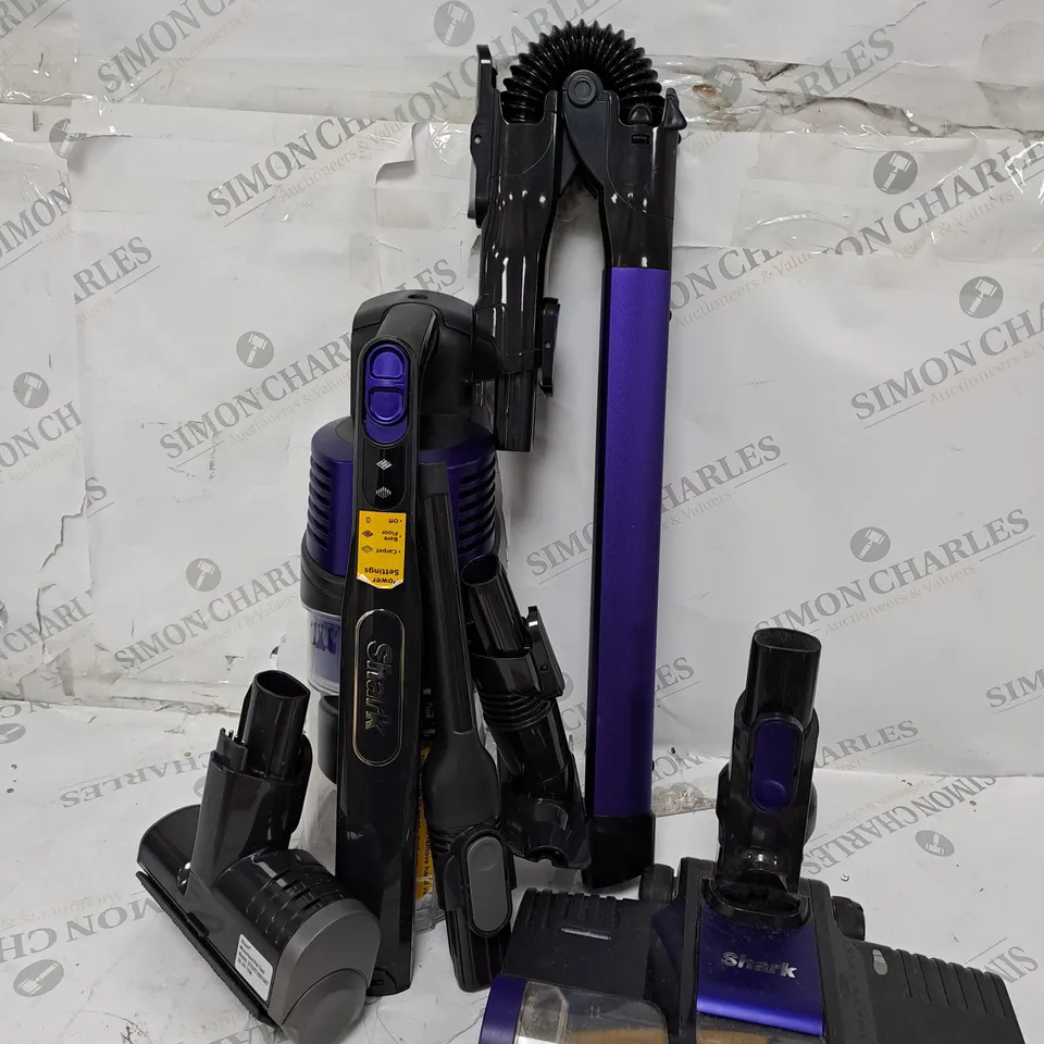 SHARK ANTI HAIR WRAP CORDLESS PET VACUUM CLEANER IZ202UKT