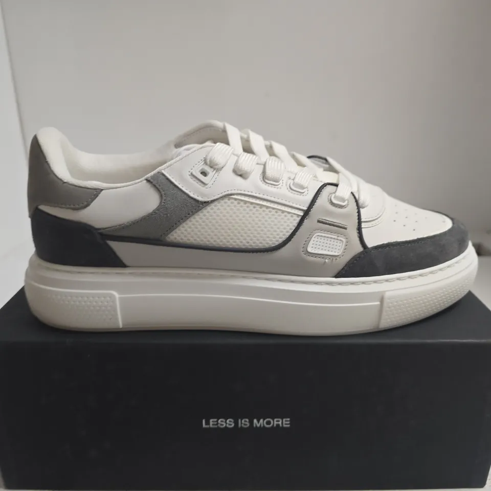 BOXED PAIR OF ARNE ATLAS TRAINERS - UK SIZE 11