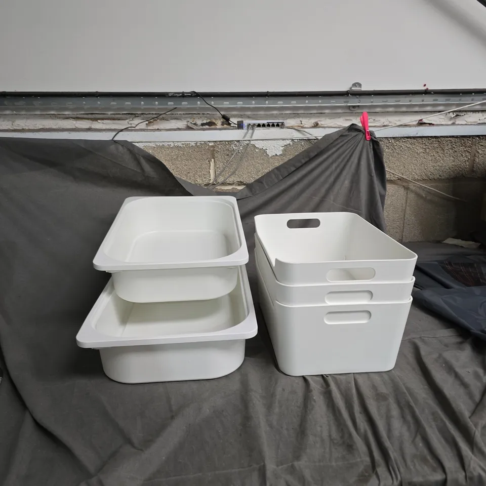 SET OF 5 WHITE PLASTIC STORAGE BINS – OPEN-TOPPED, STACKABLE WITH SIDE HANDLES