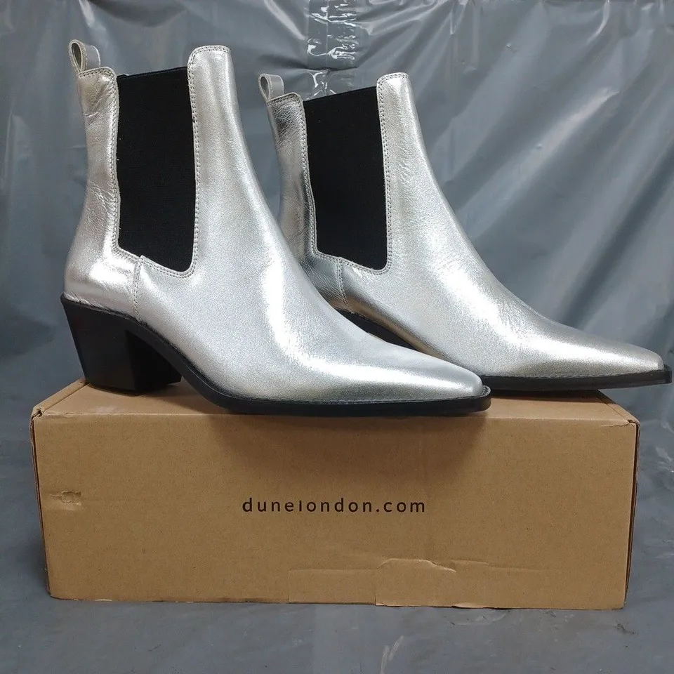 BOXED PAIR OF DUNE LONDON BOOTS IN SILVER SIZE 7