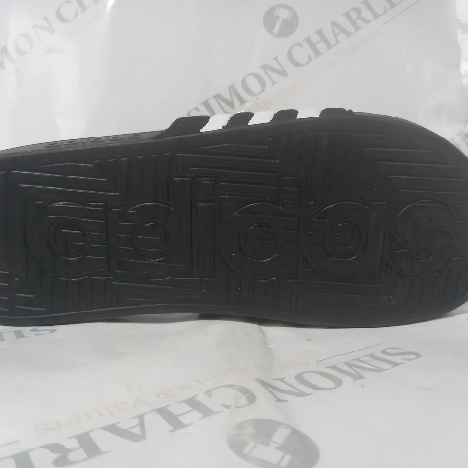 PAIR OF ADIDAS ADISSAGE SLIDERS IN BLACK/WHITE UK SIZE 9