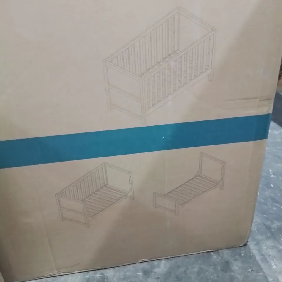 BOXED MODENA 2 PIECE FURNITURE SET TO INCLUDE MODENA COT BED AND BABY CHEST CHANGING UNIT IN WHIE INISH (2 BOXES) 
