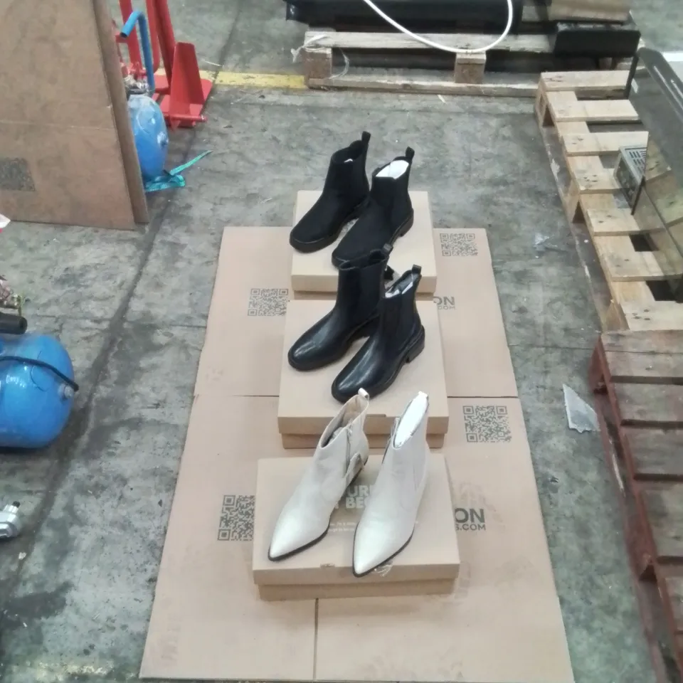 PALLET CONTAINING APPROXIMATELY 86X ASSORTED BRAND NEW DESIGNER SHOES INCLUDING: JD WILLIAMS BLACK BOOTS, HEAVENLY SOLES BLACK BOOTS, SIMPLY BE BEIGE BOOTS