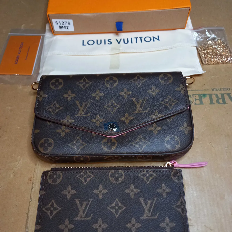 BOXED LOUIS VUITTON PURSE 