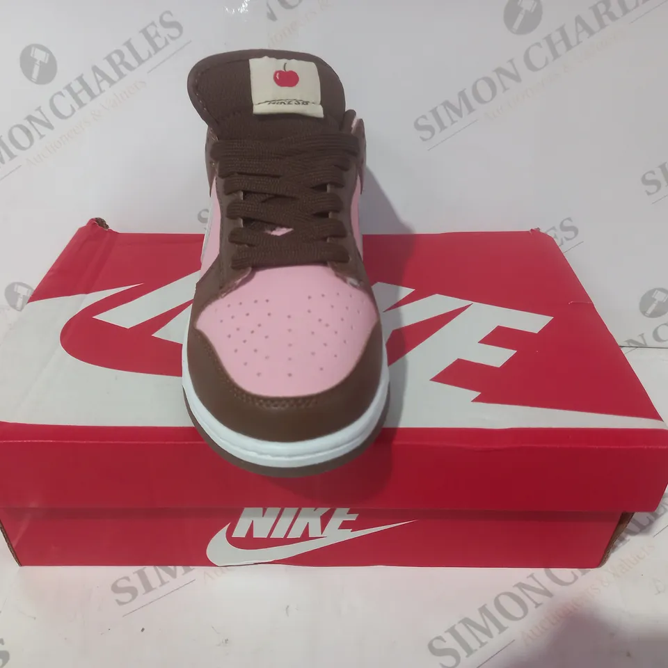 BOXED PAIR OF NIKE DUNK LOW SHOES IN PINK/BROWN UK SIZE 5.5