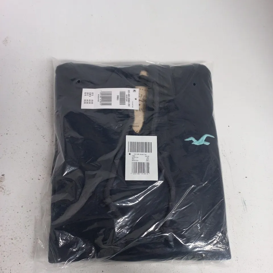 BAGGED HOLLISTER FEEL GOOD ICON HOODIE IN NAVY - SMALL