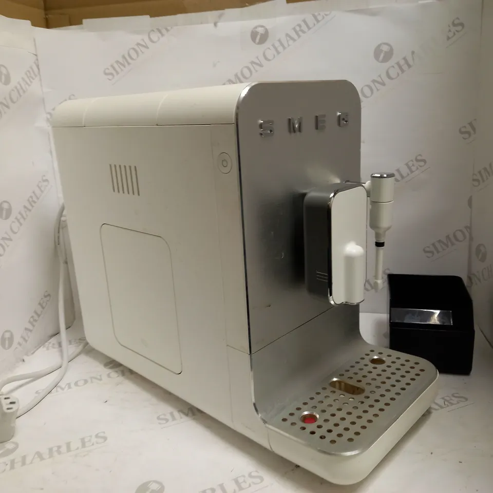 SMEG BCC02 BEAN TO CUP COFFEE MACHINE