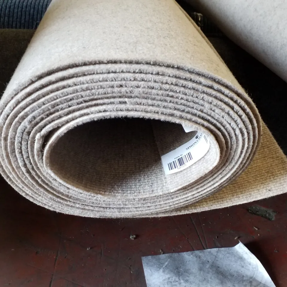 ROLL OF QUALITY CARPET IN IVORY - SIZE UNSPECIFIED 