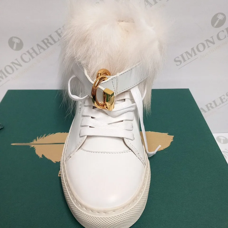 BOXED PAIR OF BUSCEMI WOMEN 100MM NEW RABBIT WHITE SIZE 8(38)