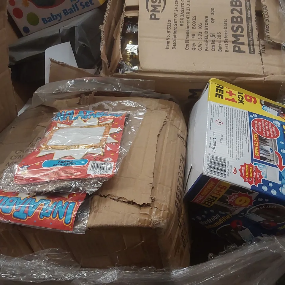 PALLET TO CONTAINING A VERY LARGE QUANTITY OF ASSORTED ITEMS INCLUDING: BABY BALL SET, BAUBLES, MEASURING CUP SETS, WARDROBE DEHUMIDIFIERS ECT