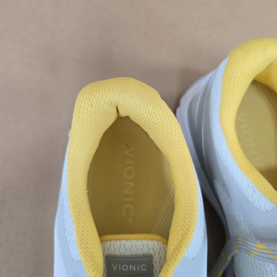 BOX OF APPROXIMATELY 14 ASSORTED ITEMS TO INCLUDE: VIONIC DRIFT TOKYO TRAINER UK 7