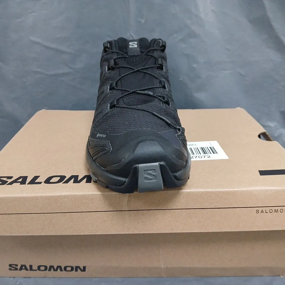 BOXED PAIR OF SALOMON XA PRO 3D V9 GTX SHOES IN BLACK SIZE UK 8