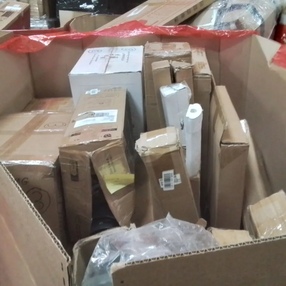 PALLET OF ASSORTED HOUSEHOLD GOODS AND PRODUCTS TO INCLUDE;LADDER,RUG,BATHROOM MAT